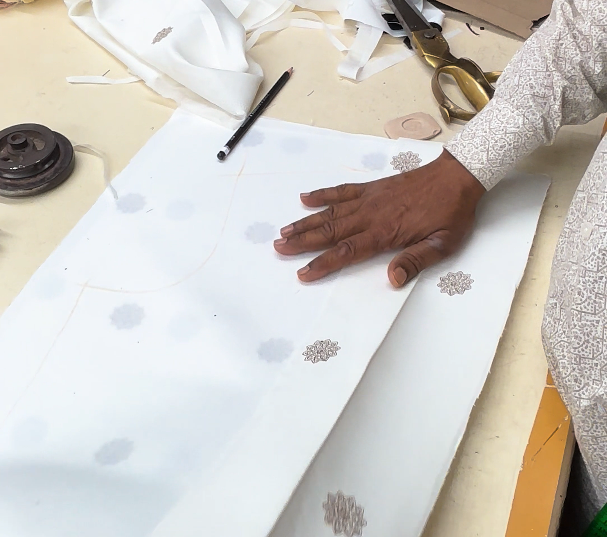 Complete Guide to Kurta Fabrics: Cotton, Silk, Linen, Jacquard & More