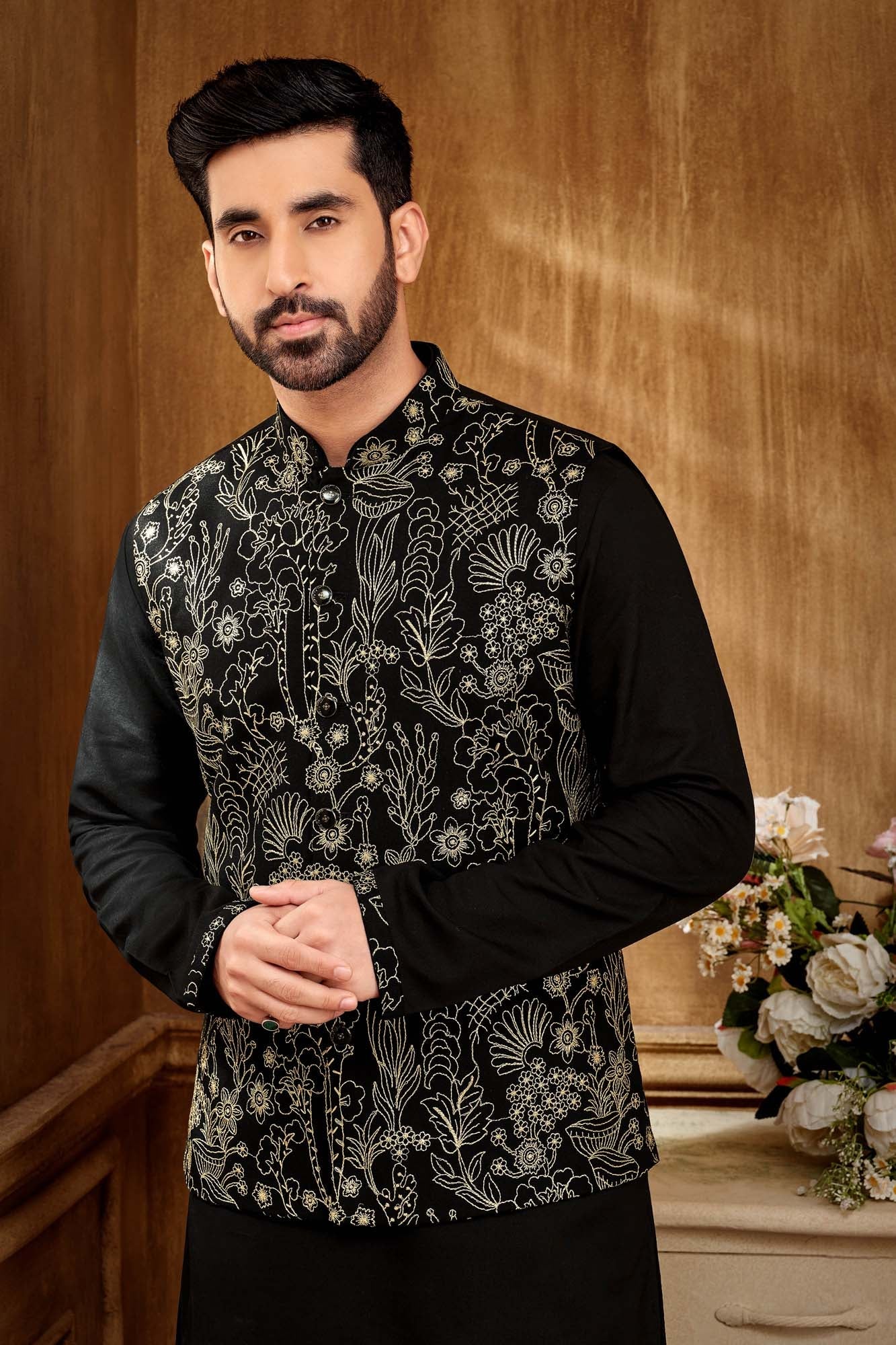Black Kurta Set With Embriodery On It