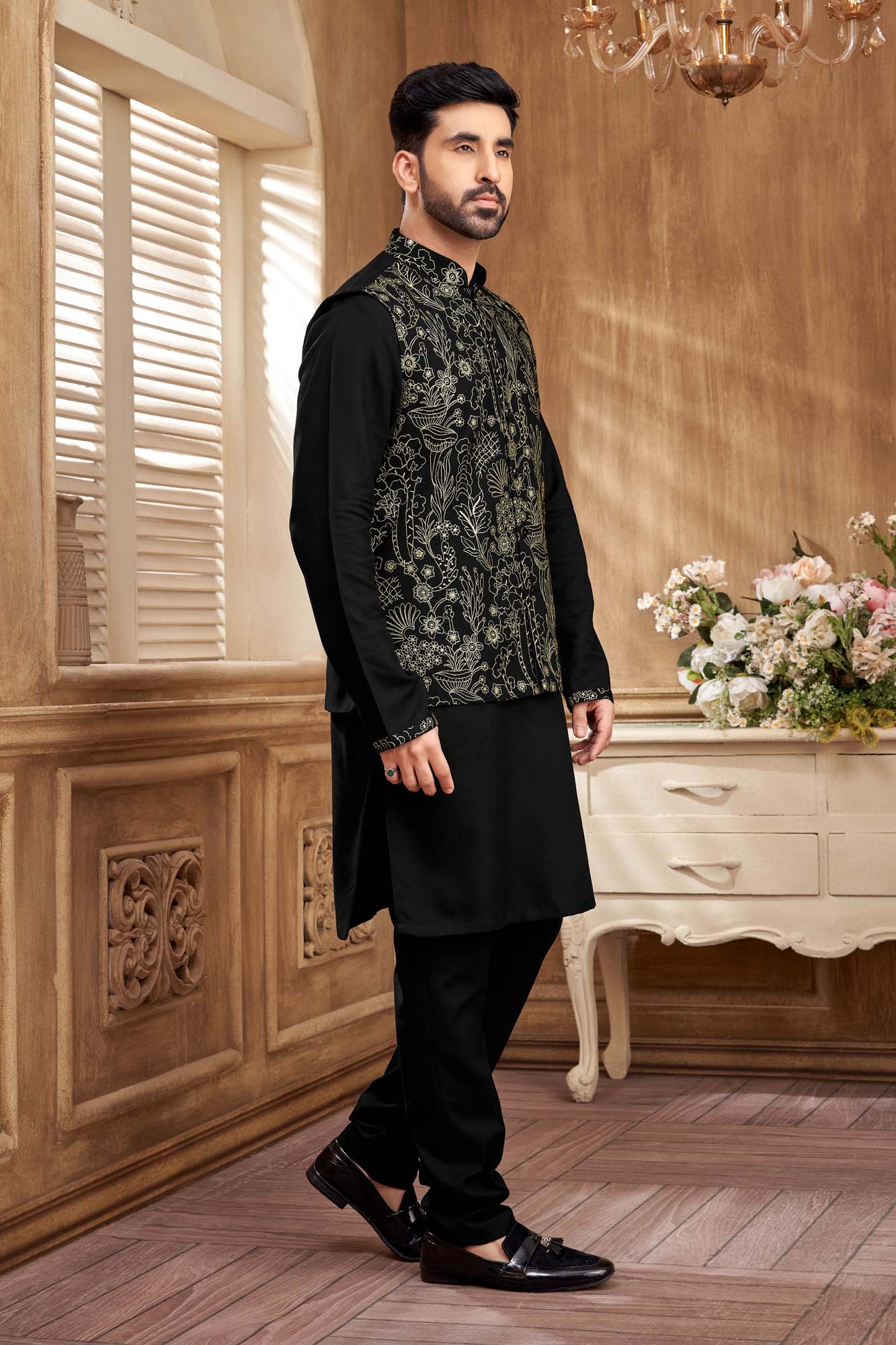 Black Kurta Set With Embriodery On It
