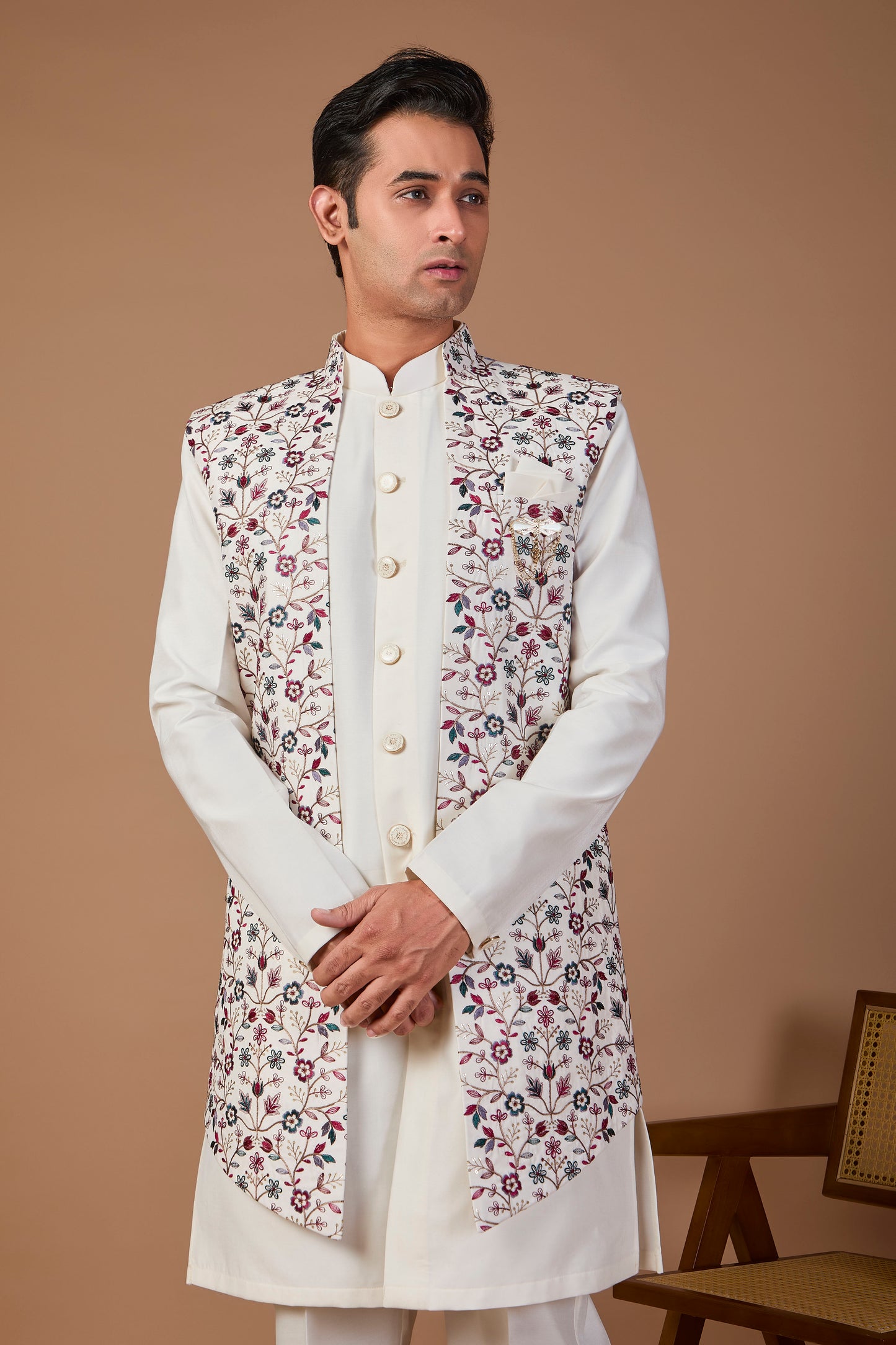 Men’s Off-white Indo-western with Embroidered Work