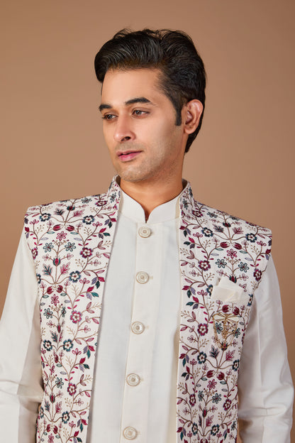 Men’s Off-white Indo-western with Embroidered Work