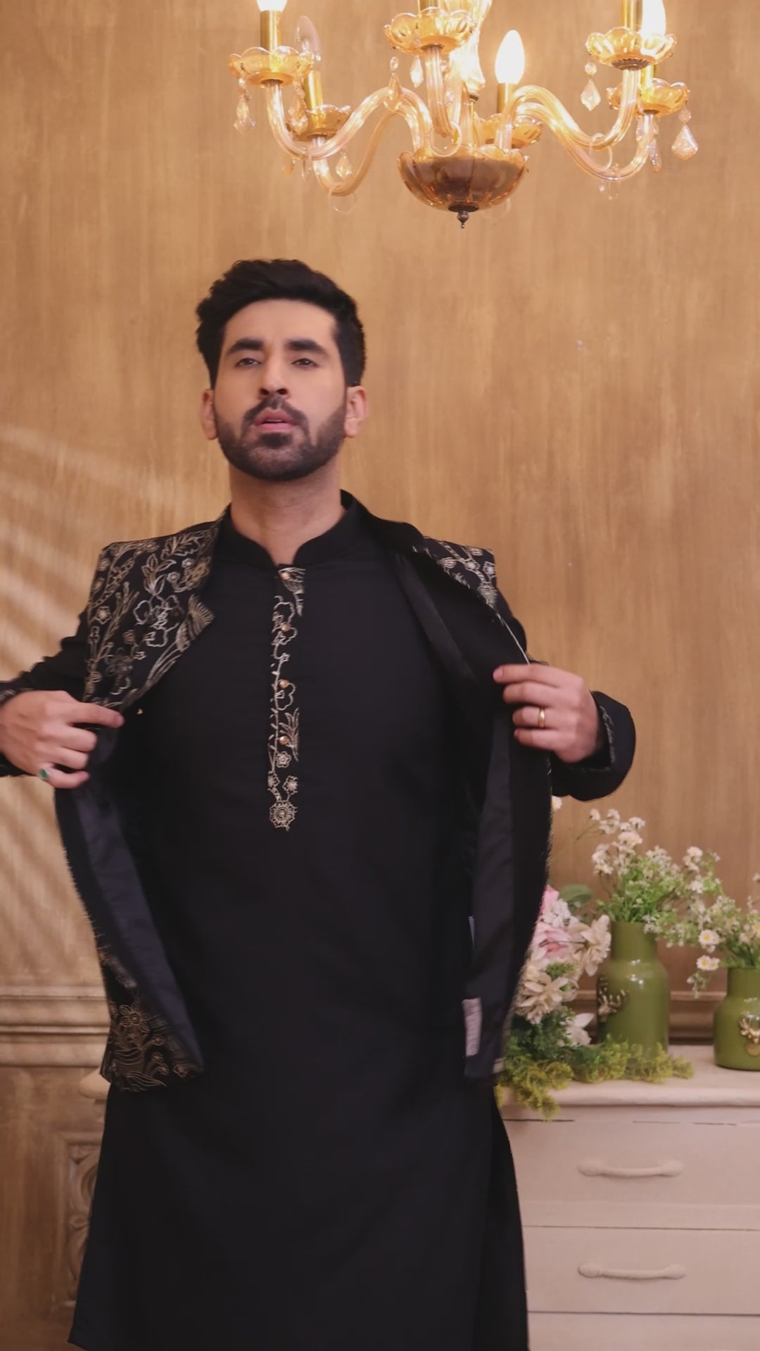 Men’s Ethnic Cream Kurta Set With Gold Embroidery