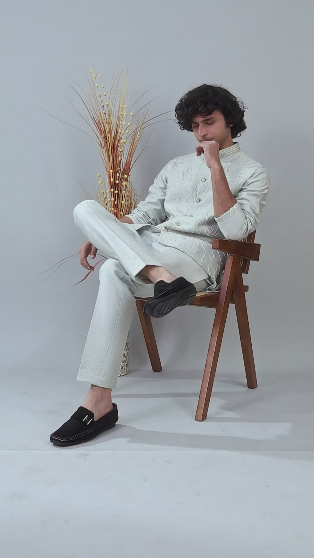 Stylish Off-white Raw Silk Men’s Kurta Jacket Set for Festive Events